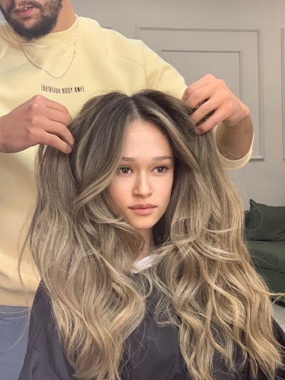 SALON AURA — kare 3
