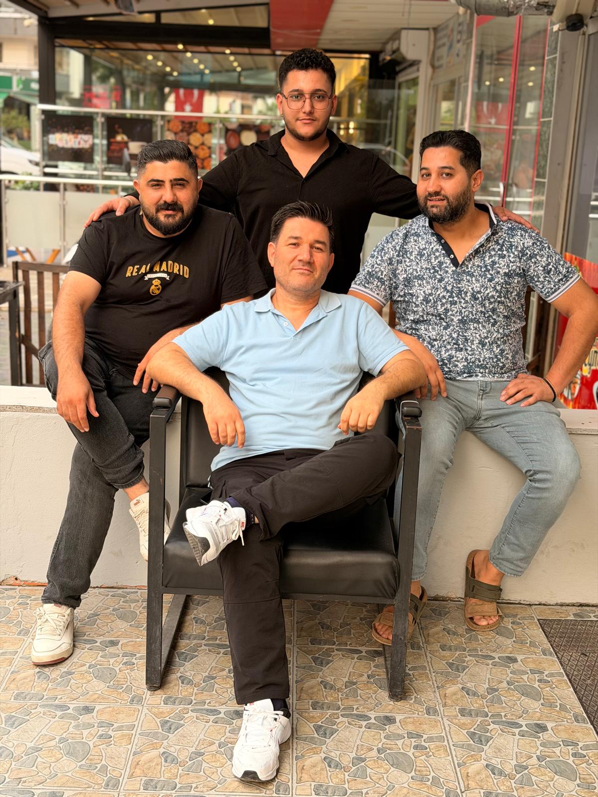 Berber Yasin — salondan bir kare