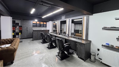 Melih Çınar Barber Studio — kare 3