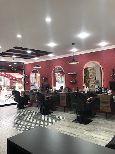 SALON 617 — kare 3