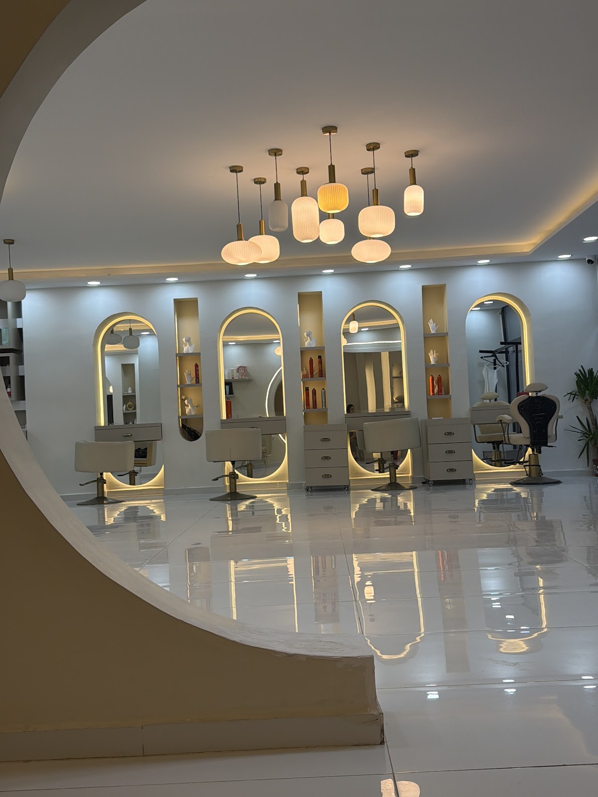 Selcan hair mekeup — salondan bir kare