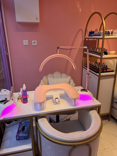 Namira Luxe Nails — kare 4