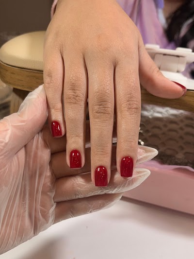 Valuxe Beauty Center — kare 5