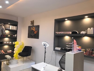 Cm Meva Beauty — kare 2