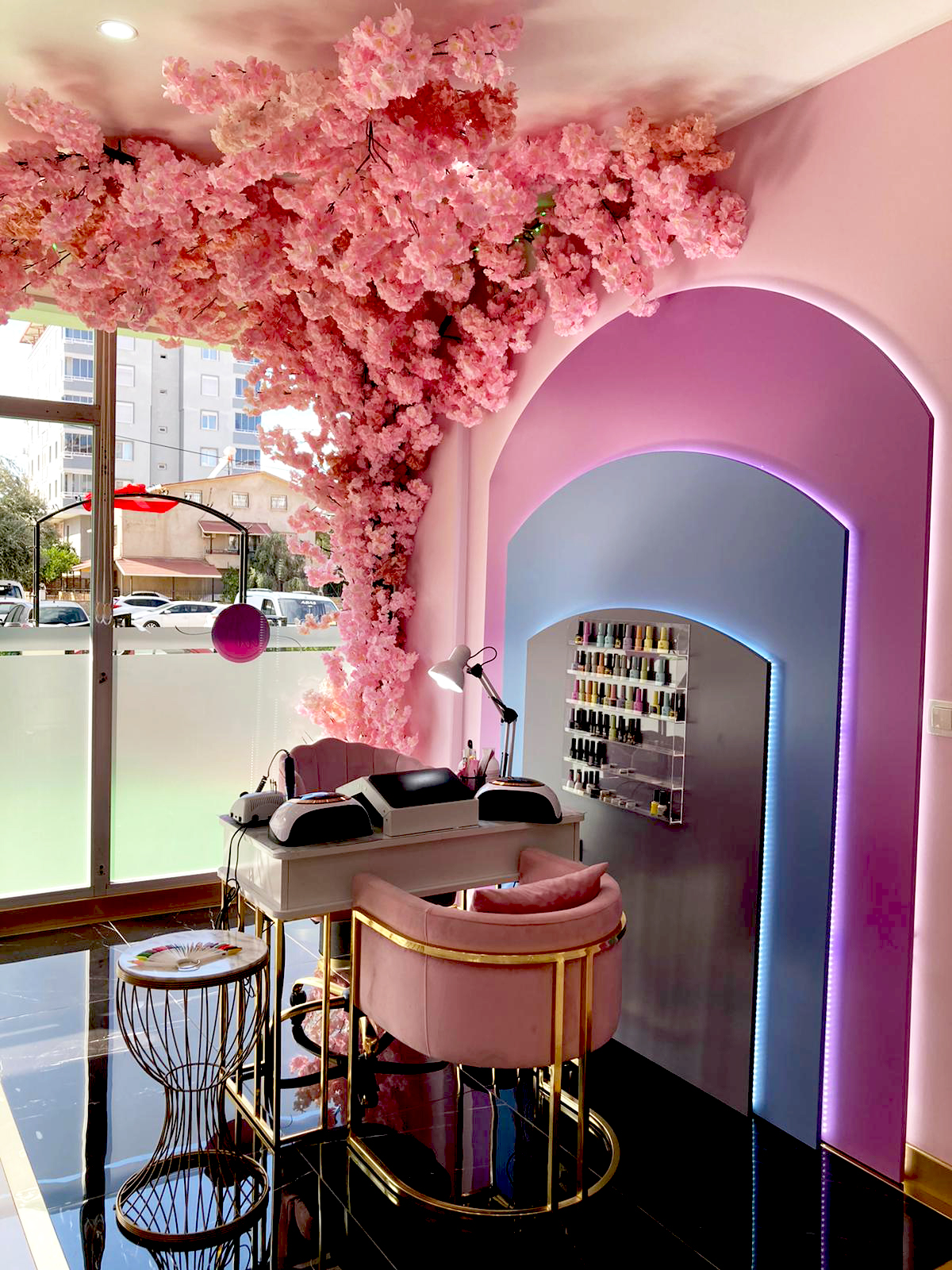 Dilara Toprak Beauty Center | Torbalı Güzellik Salonu — salondan bir kare
