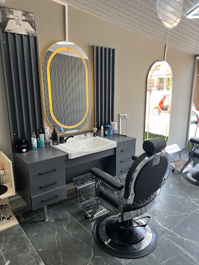 Just Barber — kare 2