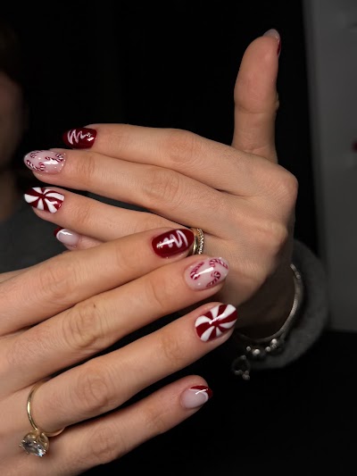 Knlnailstudio — kare 2