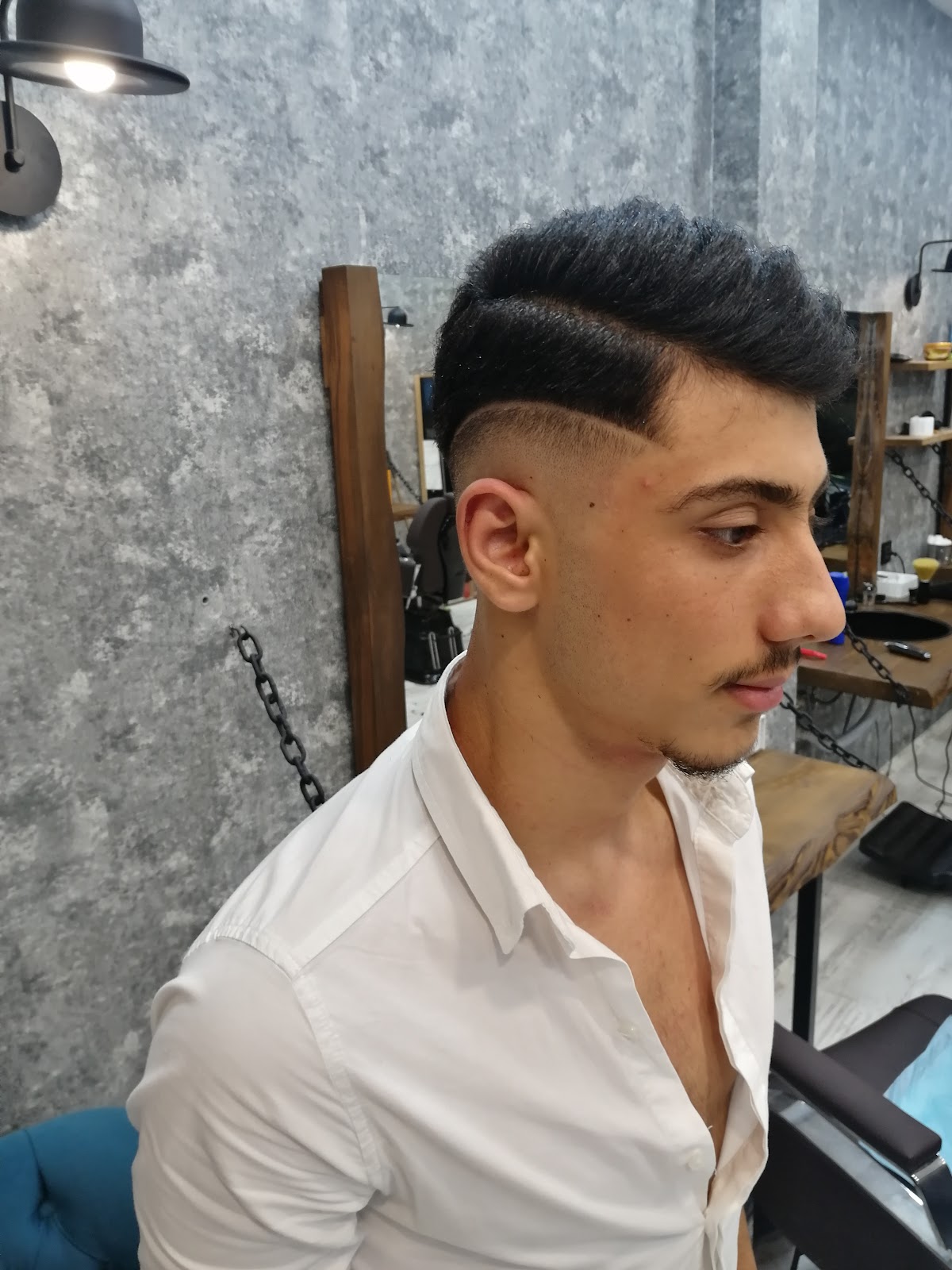Barbier kuaför — salondan bir kare