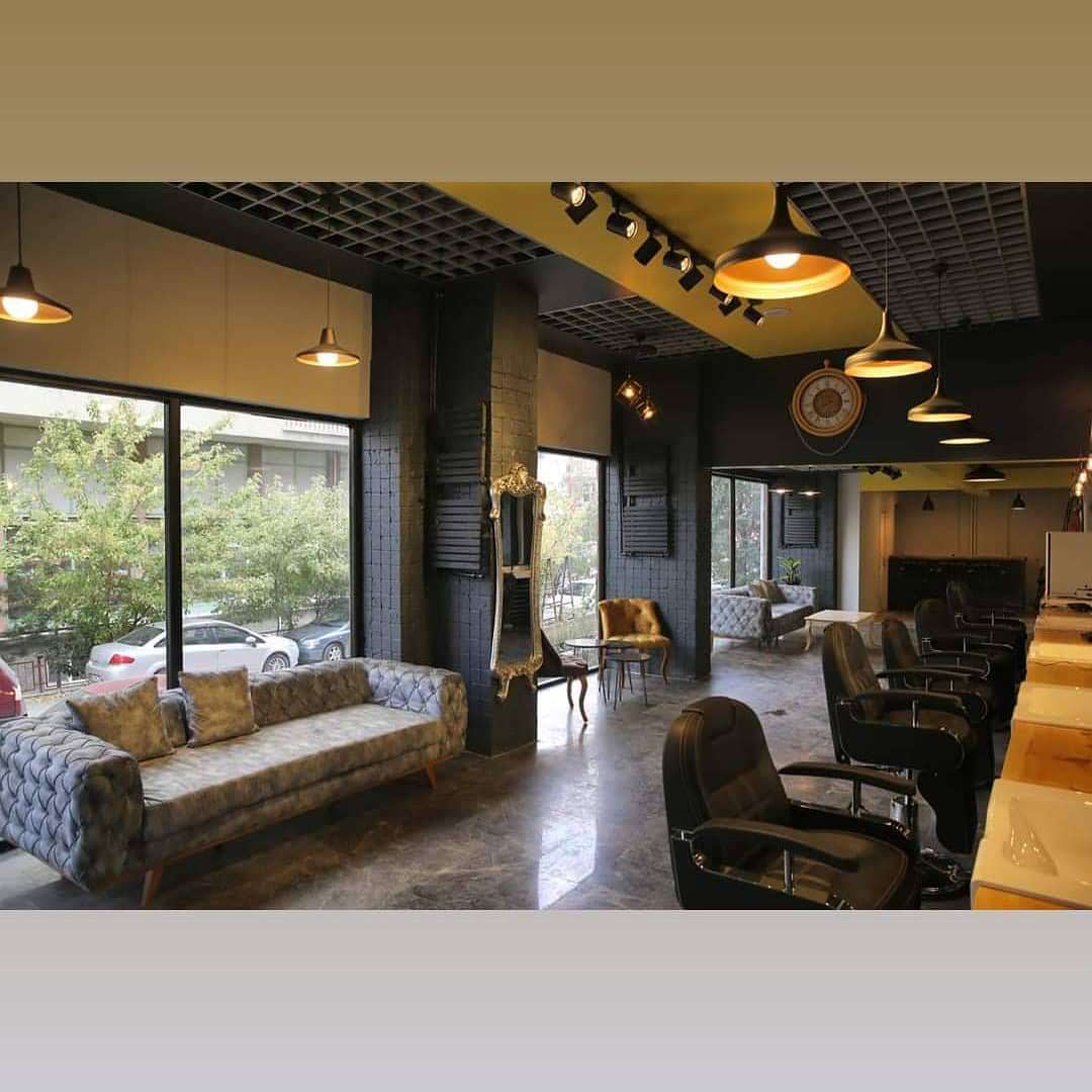 BARBERİA — salondan bir kare