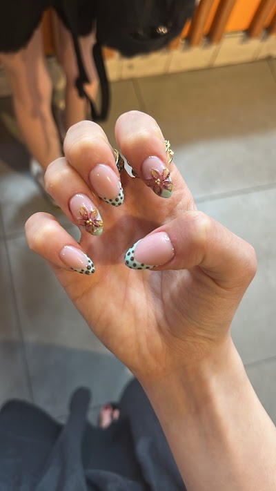 Aybüke Yılmaz Nail & Lash Studio — kare 5