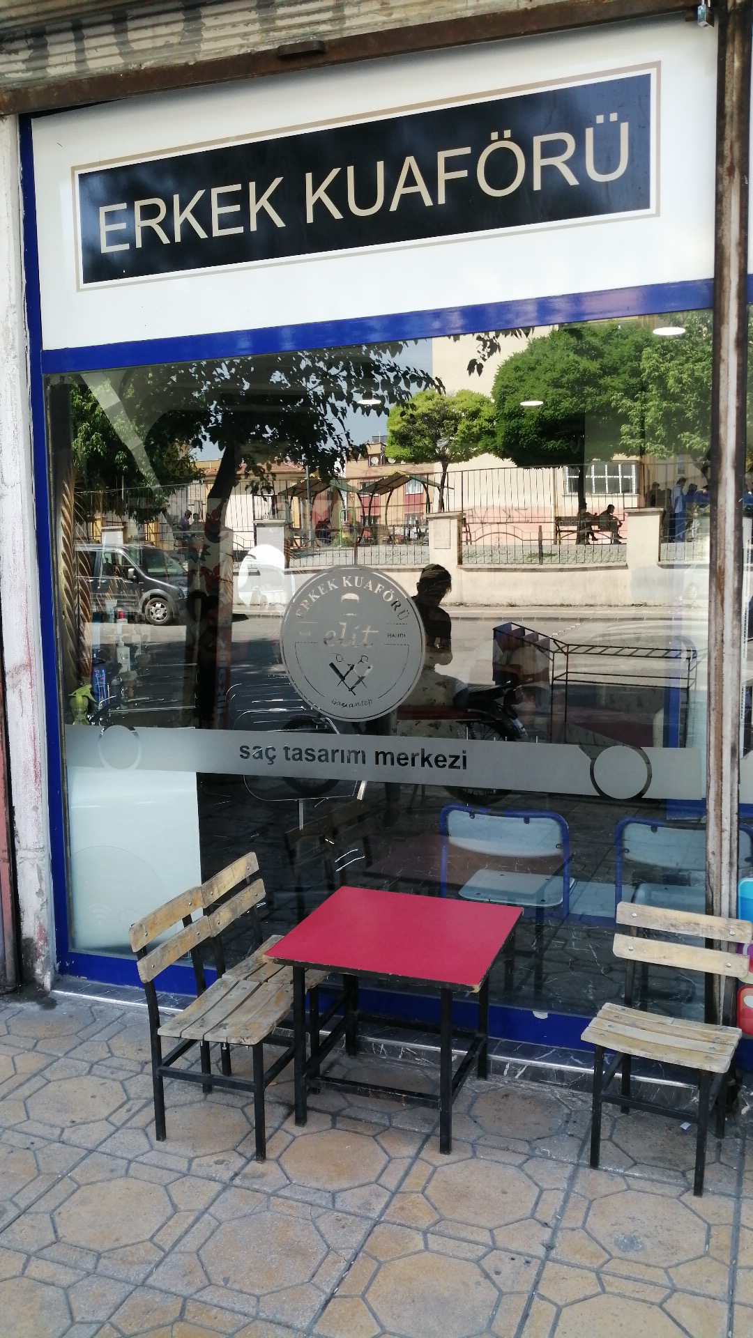 Berber Elit — salondan bir kare
