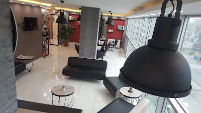 Kadime Bayan Kuaförü — kare 3