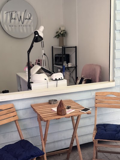 The wind nail studio — kare 4