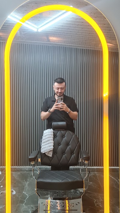 Just Barber — kare 4