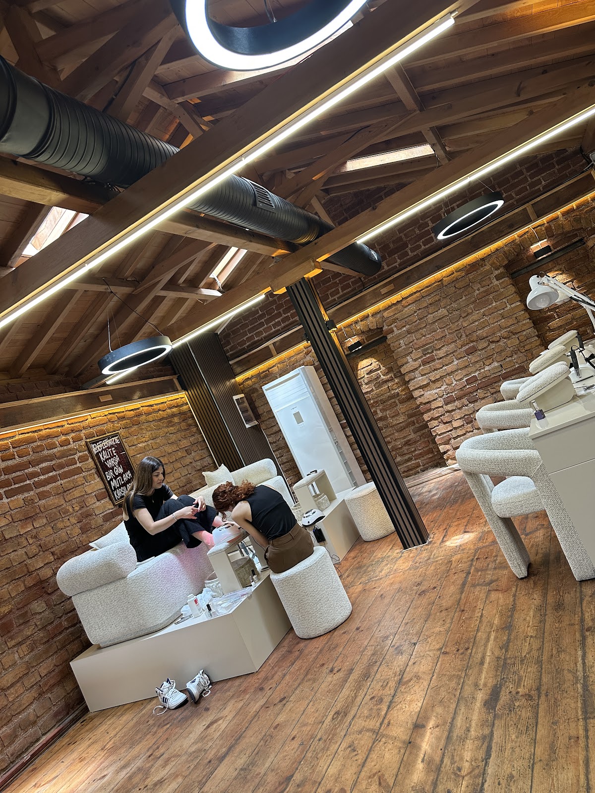 ENİSSE BEAUTY — salondan bir kare