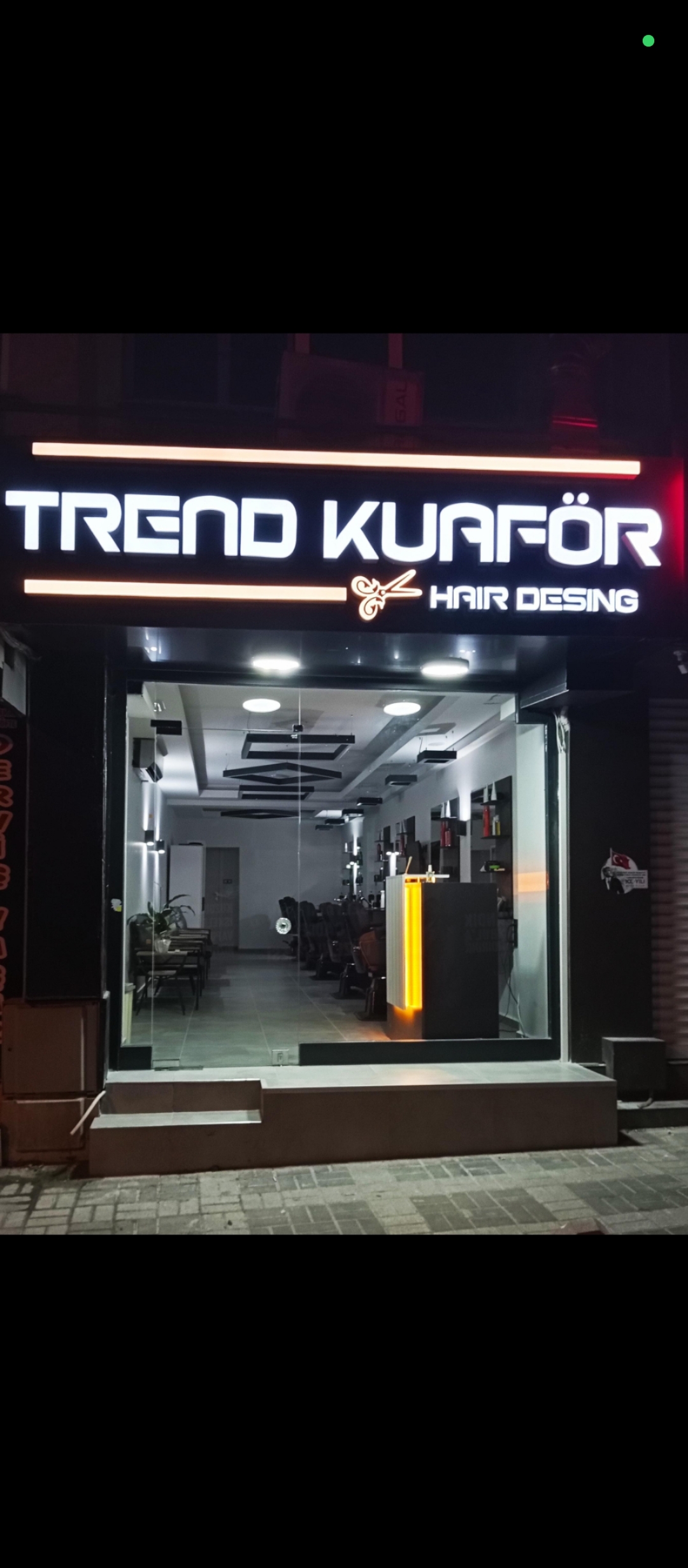 Trend erkek kuaför hair desing — salondan bir kare