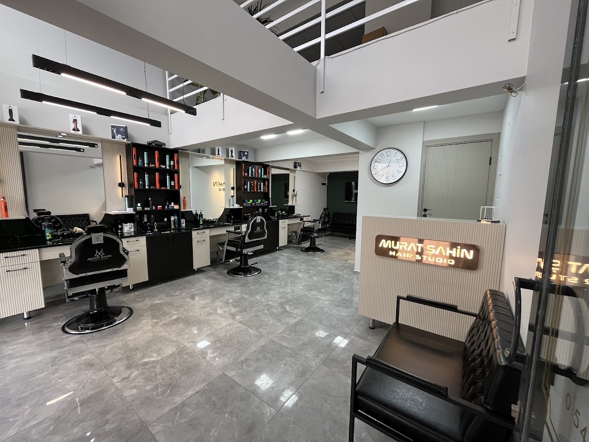 MURAT ŞAHİN HAIR STUDIO — salondan bir kare