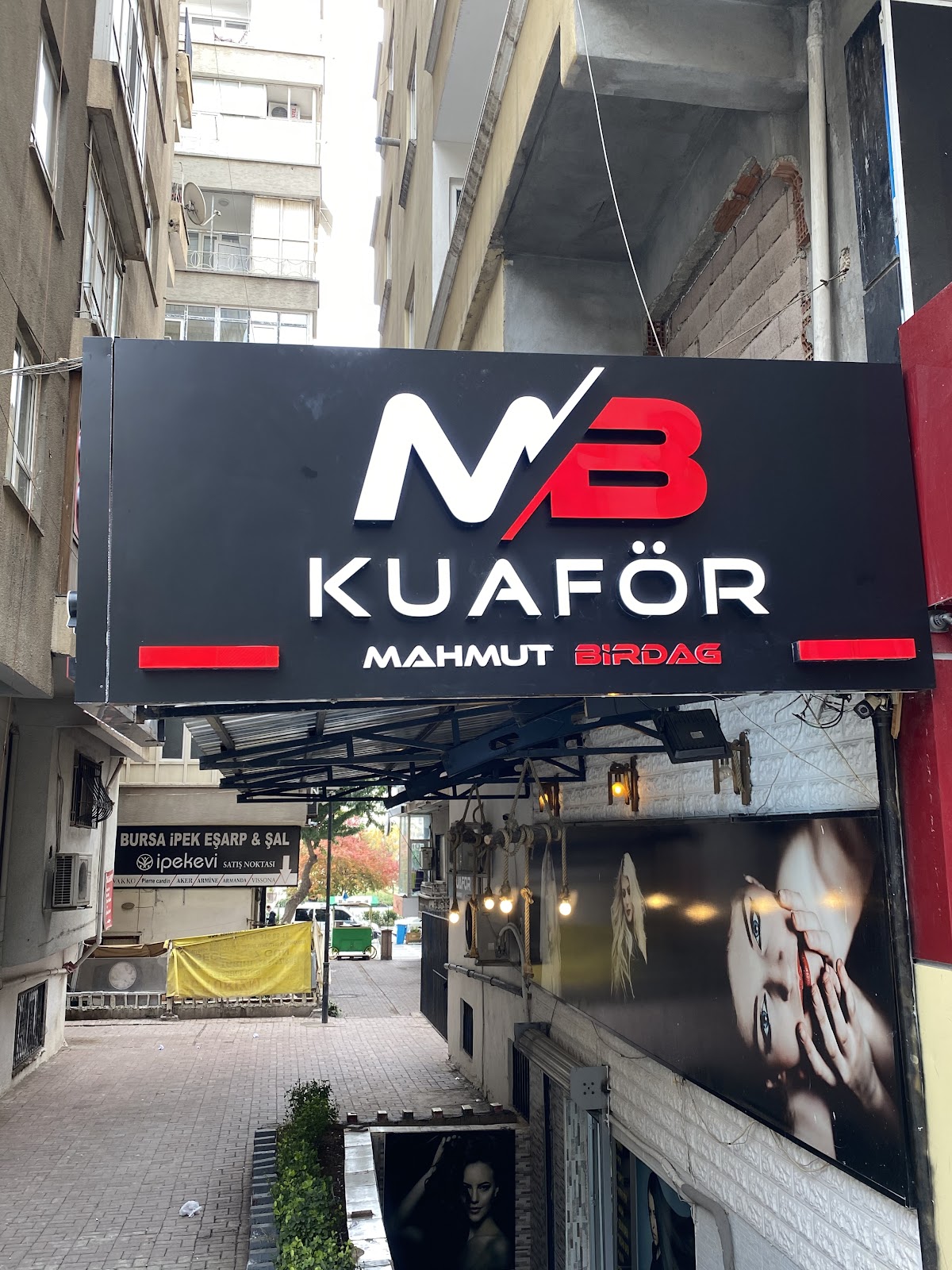 MB BAYAN KUAFÖR — salondan bir kare