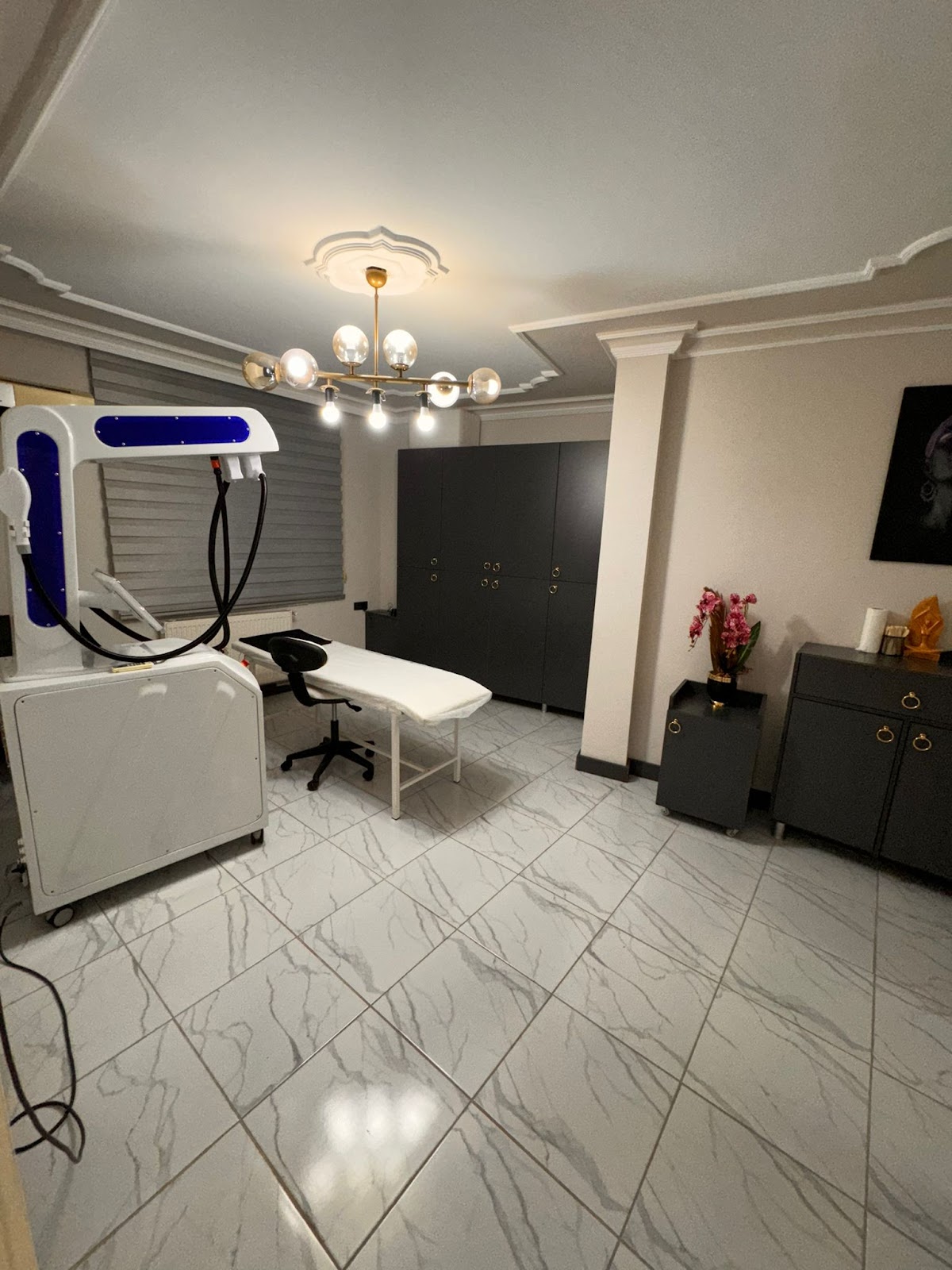 ZEKİYE ÇENET GÜZELLİK MERKEZİ — salondan bir kare