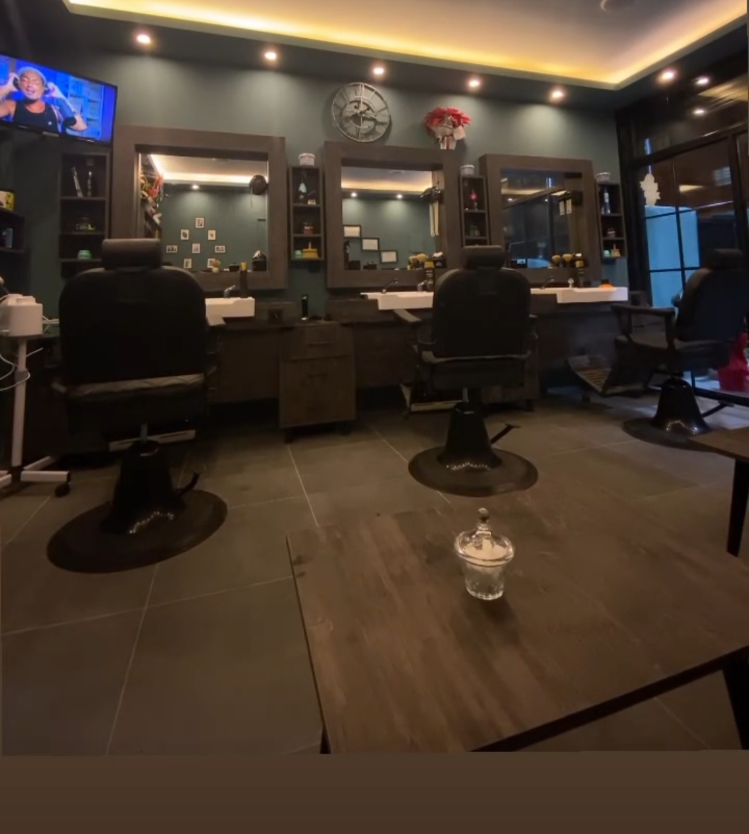 Mir Barber Shop — salondan bir kare