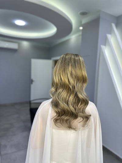 Valuxe Beauty Center — kare 3