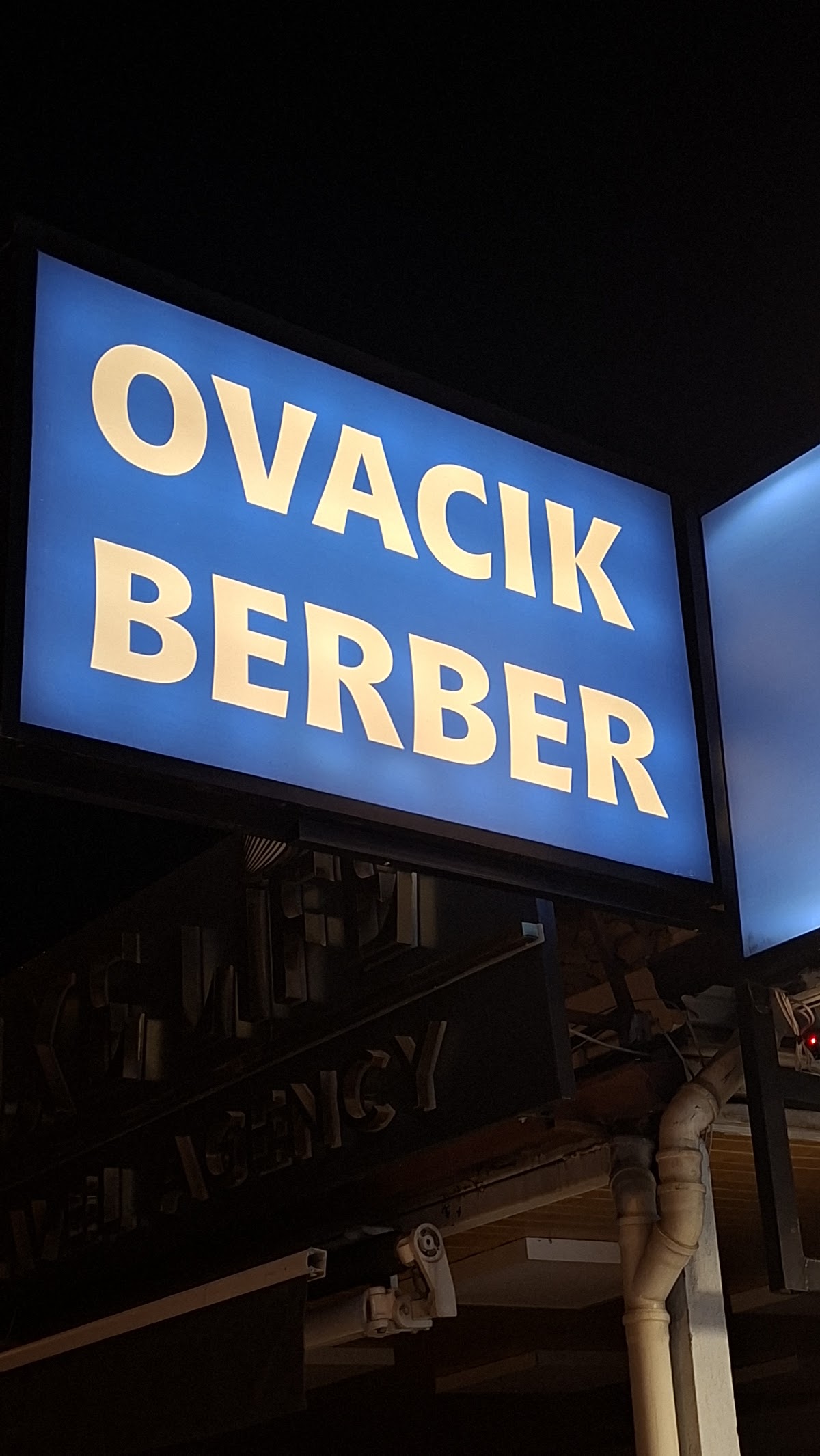 Ovacık Berber — salondan bir kare