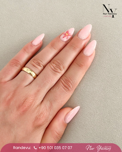 Nur Yücesoy Nail Studio — kare 4