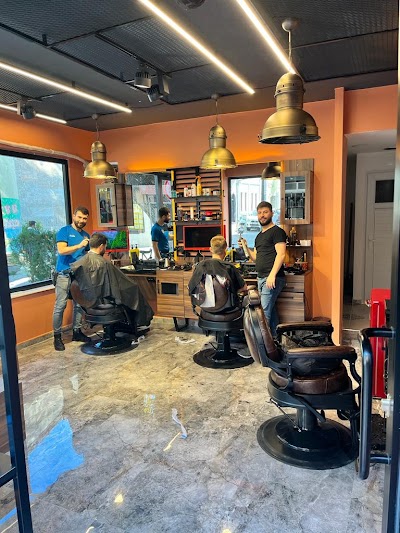 BY ES BARBER — kare 3