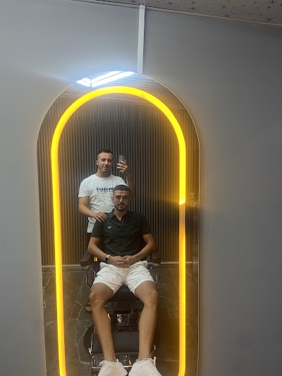 Just Barber — kare 5