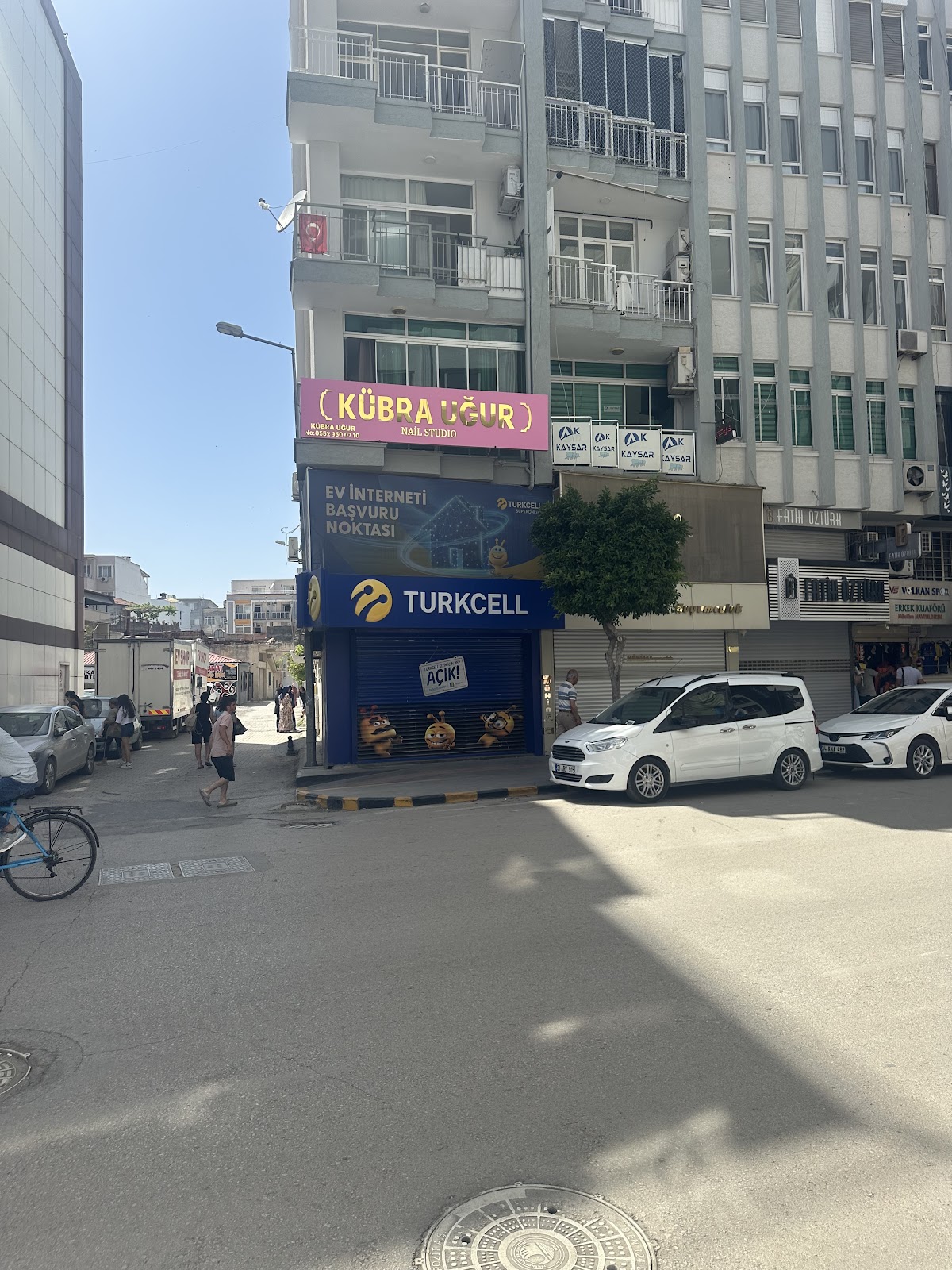 Kübra Uğur Nail Studio — salondan bir kare