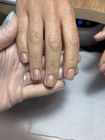 Meryem Aksoy Nails Studio. — kare 3