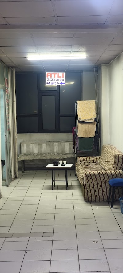 Atlı Erkek Kuaförü — kare 5