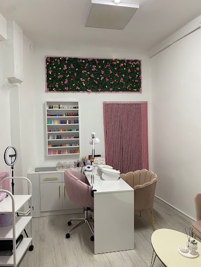 Derya Yurdusay Nail Art Studio — kare 2
