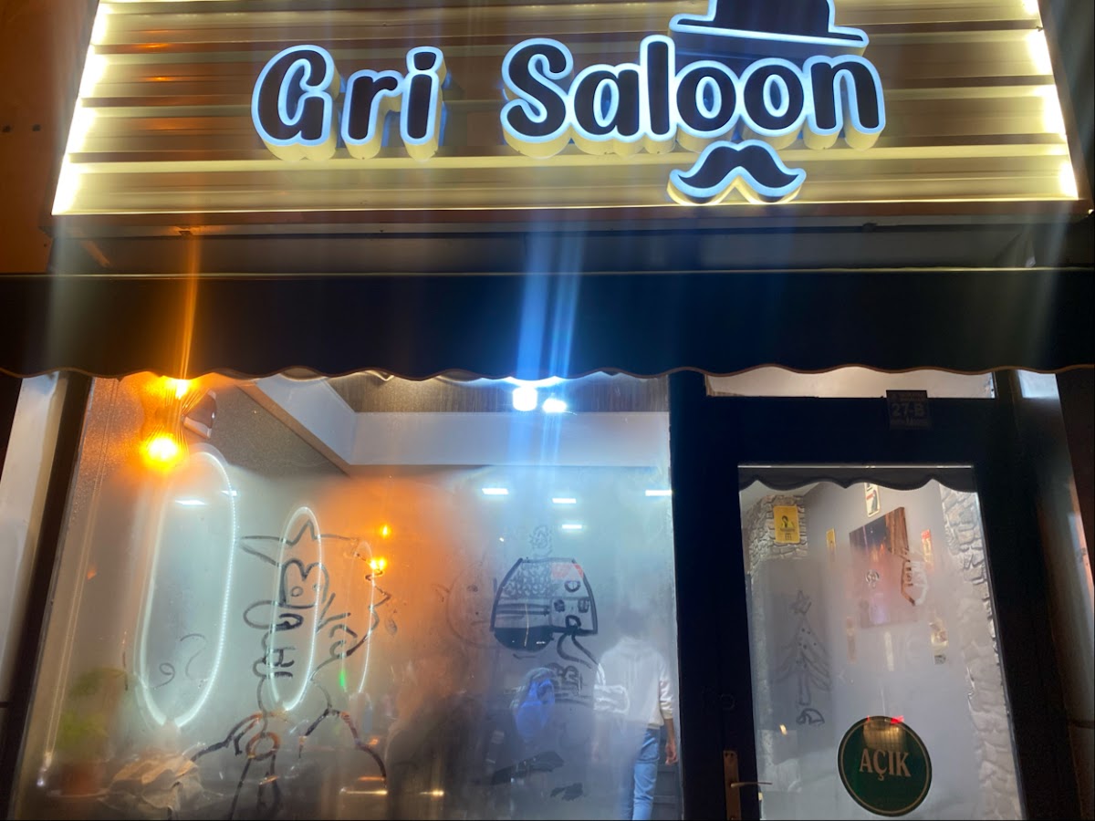 Gri Salon — salondan bir kare