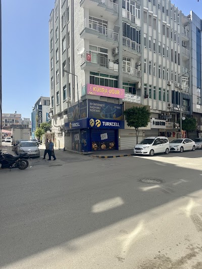 Kübra Uğur Nail Studio — kare 2