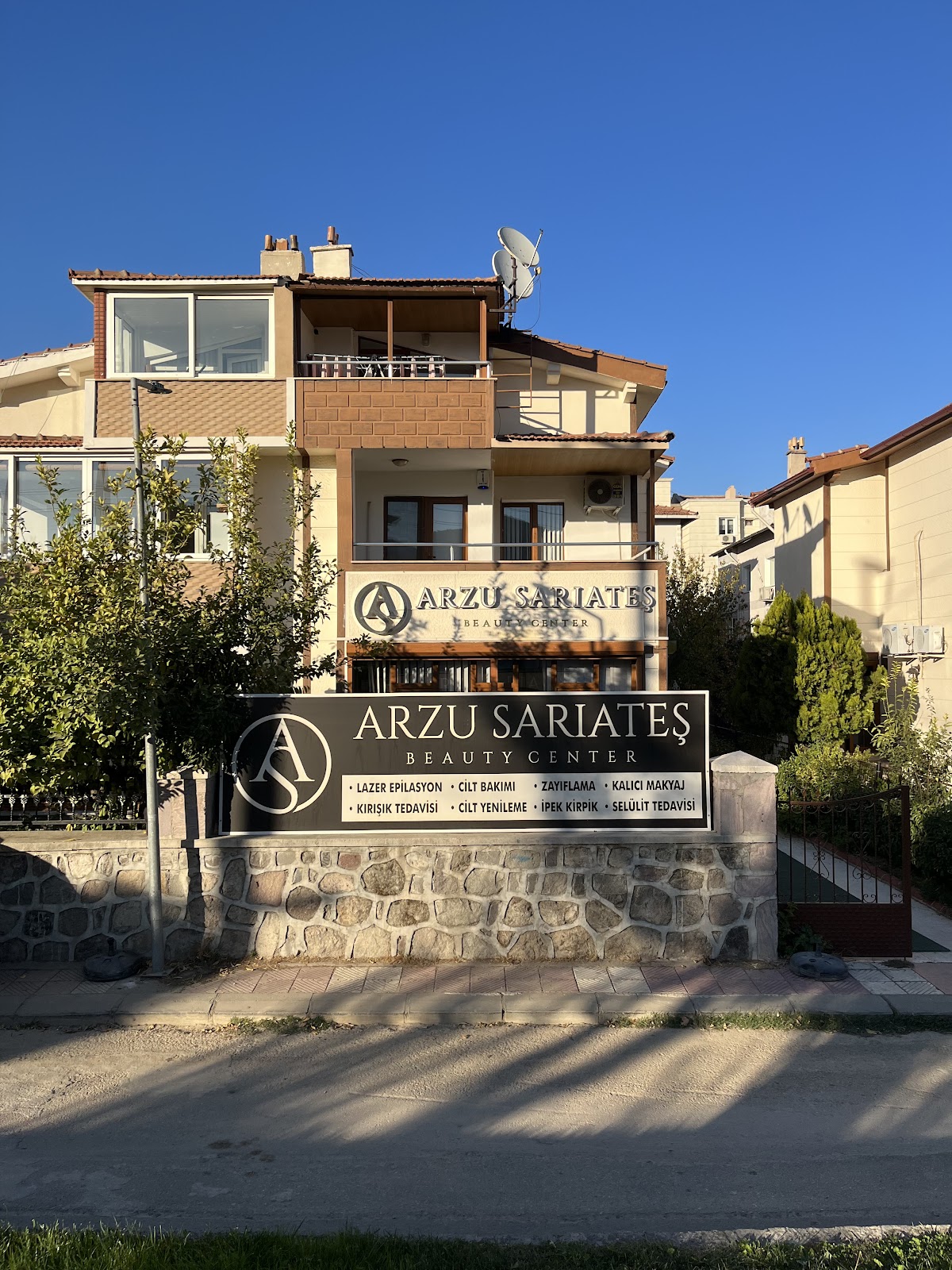 Arzu Sarıateş Beauty — salondan bir kare