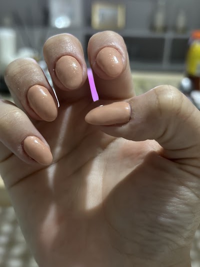 Prof Nail Saloon Ms Esra — kare 4