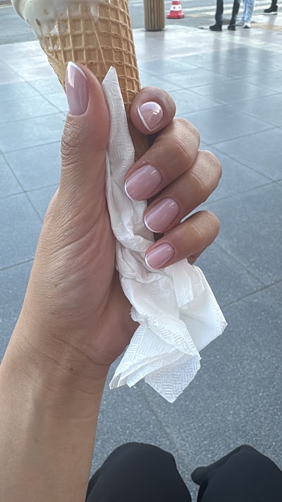 Shine Nail Art Studio — kare 3