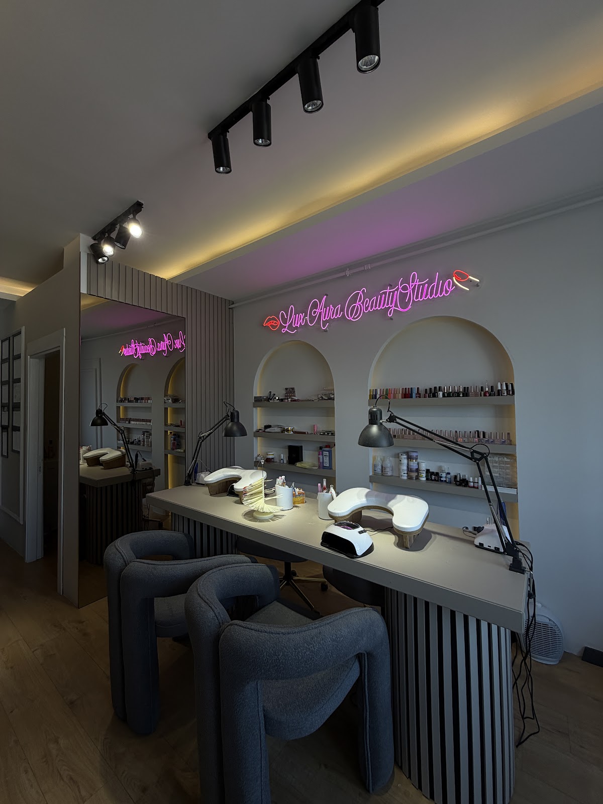 Luxe Aura Beauty Studio — salondan bir kare