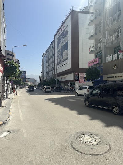 Kübra Uğur Nail Studio — kare 3