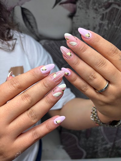 Merlina Nail Studio — kare 5