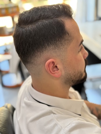 BARBER TEAM — kare 4