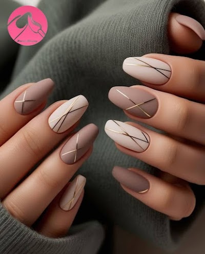 Gizem Nail Studio — kare 2