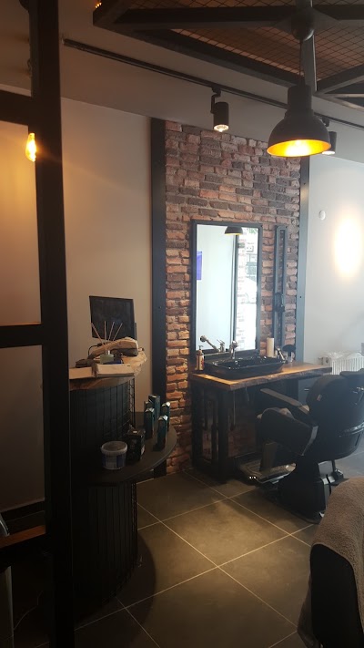 Üniversal saloon — kare 4
