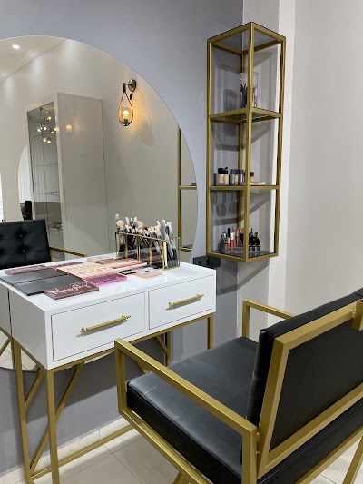 Semra Akdemir makeup studio — kare 2