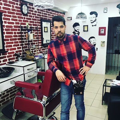Bıyıklı Berber — kare 2