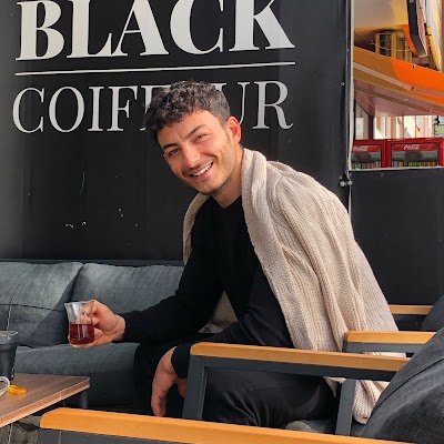 Black coiffeur — kare 4