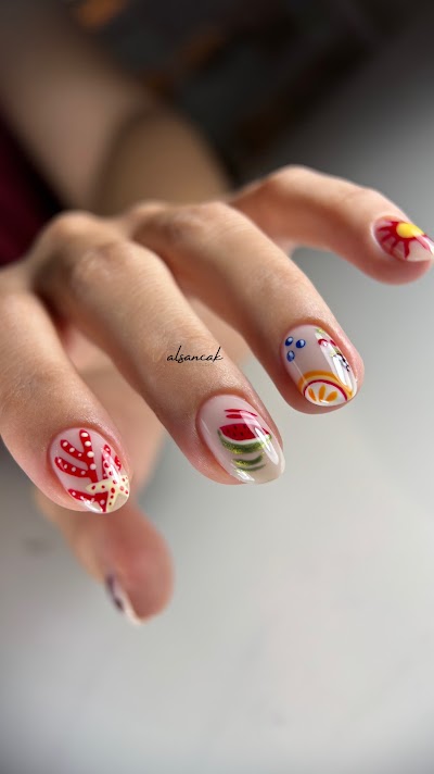 Alsancak Nail Art Studio — kare 2