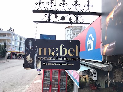 Mabel Bayan Kuaförü — kare 4