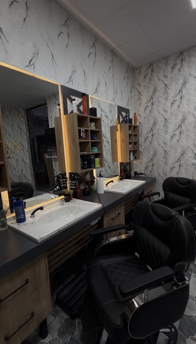 Zayron Barber Clup — kare 4
